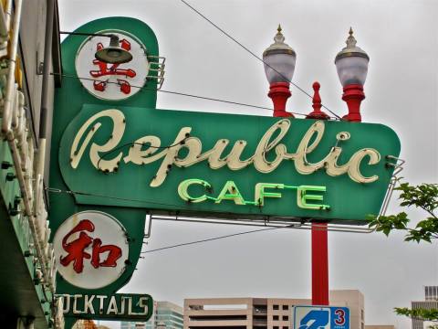 The Oldest Restaurant In Portland's Old Town Is A Culinary Masterpiece