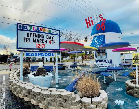 People Will Drive From All Over North Carolina To This Giant Snow Cone Cup, For The Nostalgia Alone