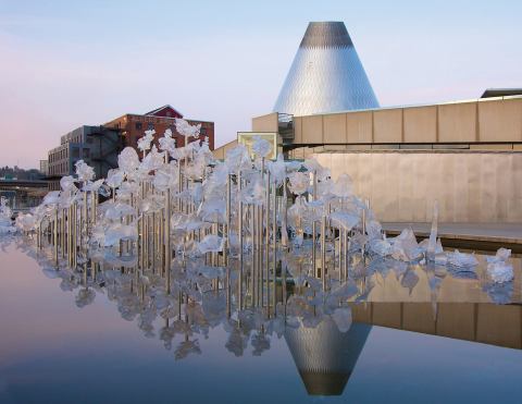 Walk Through A Beautiful Bridge Of Glass To This Unique Museum In Washington