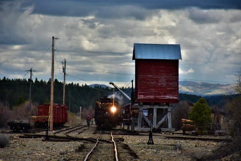 Most People Have No Idea This Ghost Town In Oregon Even Exists