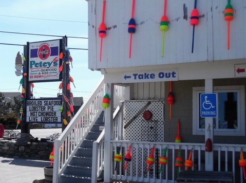 Feast On Fried Fish Caught Straight From The Atlantic At This New Hampshire Seafood Shack