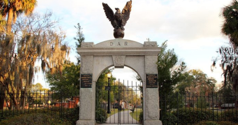 One Of The Most Haunted Cemeteries In Georgia Is Also The Most Beautiful