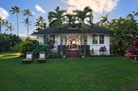 Hawaii's Most Beautiful Riverfront Resort Is The Perfect Place For A Relaxing Getaway