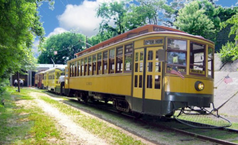 You’ll Absolutely Love A Ride On Minnesota’s Charming Lakefront Streetcar This Summer