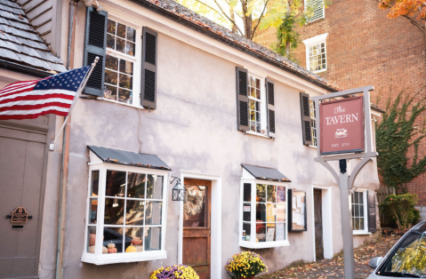 The Oldest Tavern In Virginia Is A Culinary Masterpiece