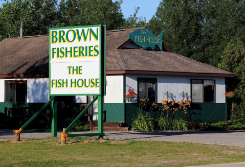 Feast On Fried Fish Caught Straight From Lake Superior At This Michigan Seafood Fish House