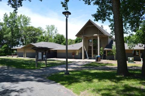 3 Minnesota Nature Centers That Make Excellent Family Day Trip Destinations