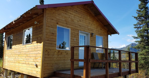 Take In The Jaw Dropping Alaskan Views From This Cabin In The Largest National Park In America