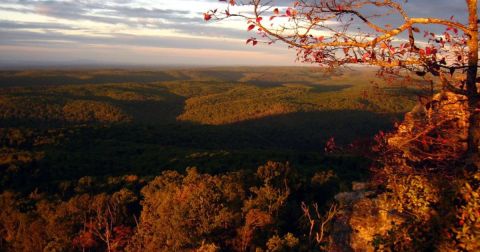 10 Short And Sweet Fall Hikes In Arkansas With A Spectacular End View