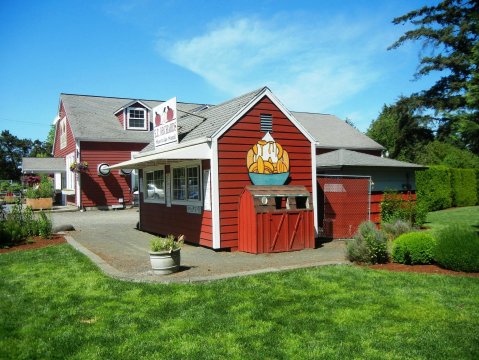 You'll Find The Best Strawberry Shortcake In The World At This Seasonal Farm Stand In Oregon