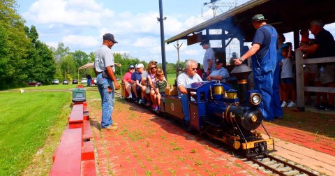 This Miniature Train Ride In Ohio Is An Adorable Adventure For The Whole Family