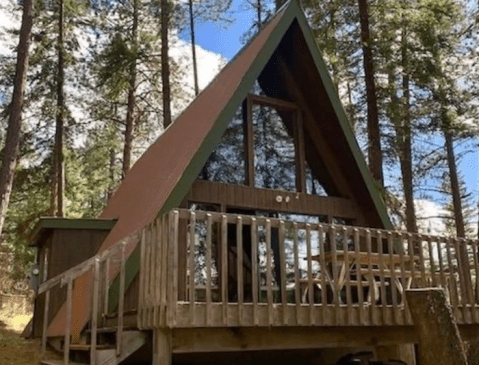 There's No Reason To Leave This Unique Lakefront Airbnb In Idaho, Complete With Its Own Private Dock