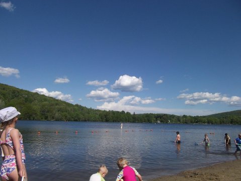 This Scenic Swimming Hole In Connecticut Will Make You Feel Like A Kid On Summer Vacation