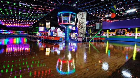 United Skates Of America Is A One-Of-A-Kind Retro Roller Skating Rink And Arcade In Rhode Island Is Insanely Fun