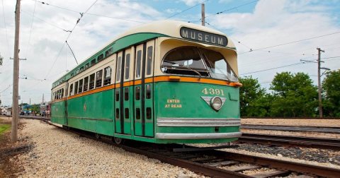 This Open Air Train Ride In Illinois Is A Scenic Adventure For The Whole Family