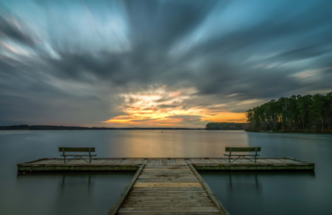 The Louisiana Lake That's Almost Unbelievably Calming, No Matter What Time Of Year It Is