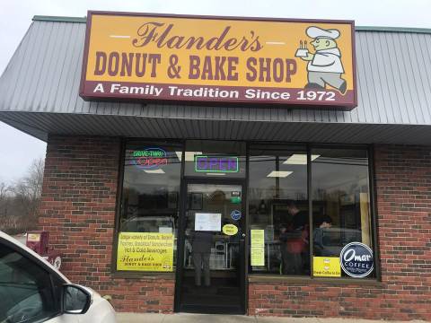 People Drive From All Over Connecticut To Eat At This Tiny But Legendary Donut Shop