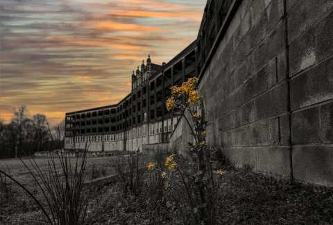 The Abandoned Waverly Hills Sanatorium In Kentucky Is One Of The Eeriest Places In America