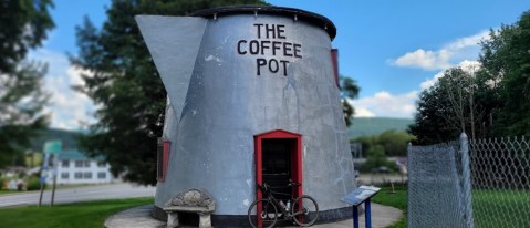 The World’s Largest Coffee Pot Is Right Here In Pennsylvania And You’ll Want To Plan Your Visit