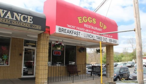 People Drive From All Over Rhode Island To Eat At This Tiny But Legendary Family Restaurant