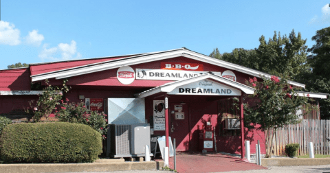 People Drive From All Over Alabama To Eat At This Tiny But Legendary Barbecue Restaurant