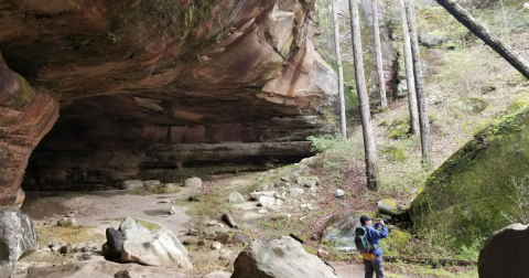 Hike To This Sandy Cave In Alabama For An Out-Of-This World Experience