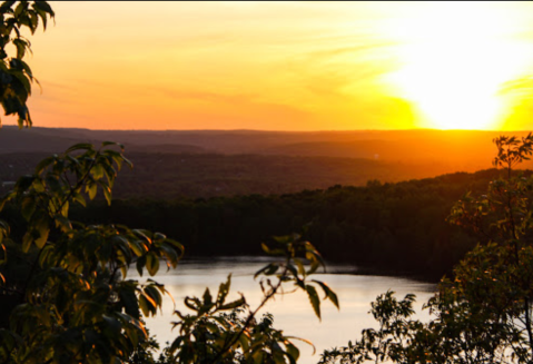 Take A Meandering Path To A Connecticut Overlook That’s Like A Scene From A Movie