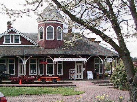 The Charming Small Town In Washington With A Namesake Waterfall