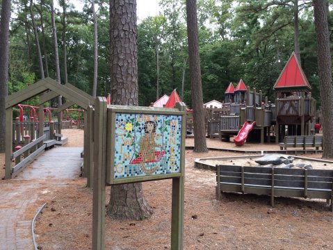 There's A Giant Playground Right Next To A Zoo In Maryland, Making For A Fun-Filled Family Outing