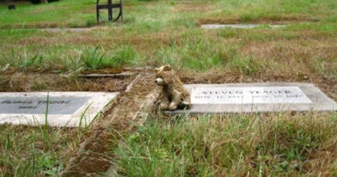 One Of The Most Haunted Cemeteries In Oregon Is Also The Most Beautiful