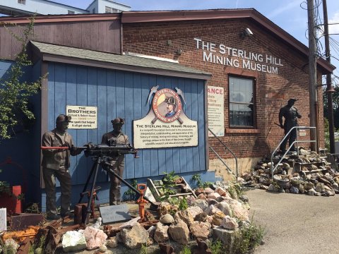 Hike Through The Sterling Hill Mining Museum In New Jersey For An Incredible Underground Adventure