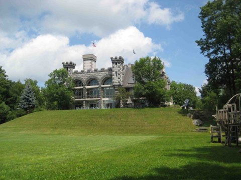 There Is A Majestic Castle In New Hampshire You Can Actually Spend The Night In