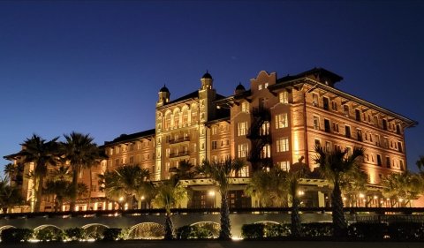 Take A Guided Ghost Tour Of Texas' Most Haunted Hotel For A Spooky Adventure