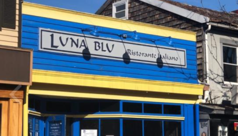 People Drive From All Over Maryland To Eat At This Tiny But Legendary Restaurant