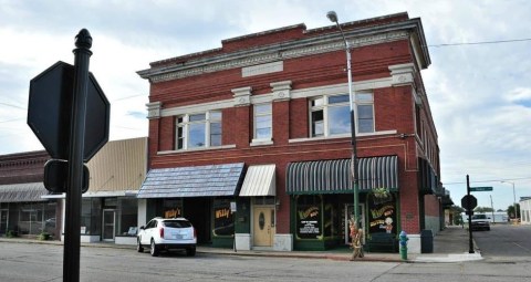 People Drive From All Over Oklahoma To Eat At This Tiny But Legendary Steakhouse