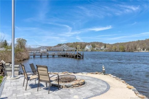 This Waterfront Cottage VRBO In Connecticut Is One Of The Coolest Places To Spend The Night