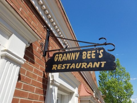 This Off-The-Beaten Path Eatery In Virginia Is Known For Its Mouthwatering Seafood