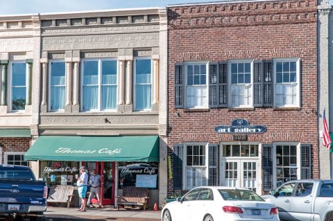 This Off-The-Beaten Path Eatery In South Carolina Is Known For Its Mouthwatering Shrimp And Grits