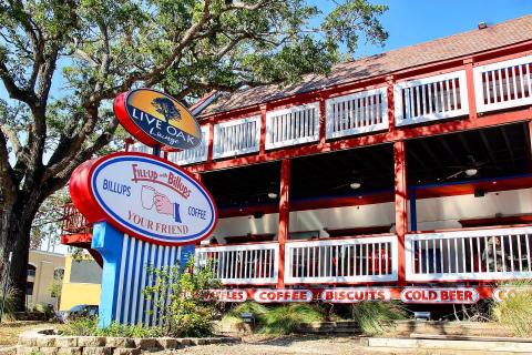 The Retro Themed Restaurant In Mississippi Where You Can Order Breakfast All Day