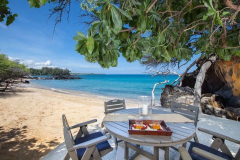 This 1930s Beachside Bungalow VRBO In Hawaii Is One Of The Coolest Places To Spend The Night