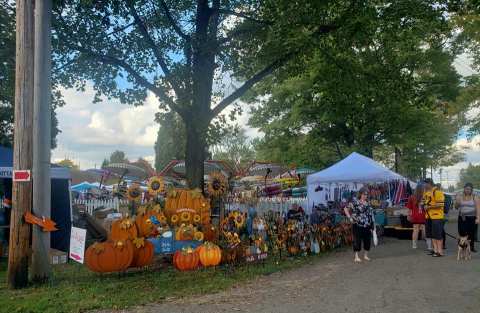 The Pennsylvania Town That Transforms Into A Pumpkin Wonderland Every Fall