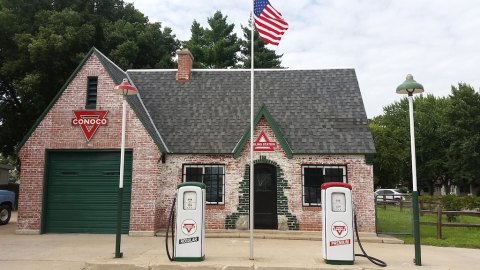 This Filling Station VRBO In Nebraska Is One Of The Coolest Places To Spend The Night