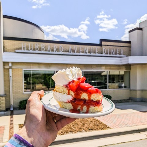 Hubbard Avenue Diner Just Might Have The Most Epic Dessert Selection In All Of Wisconsin