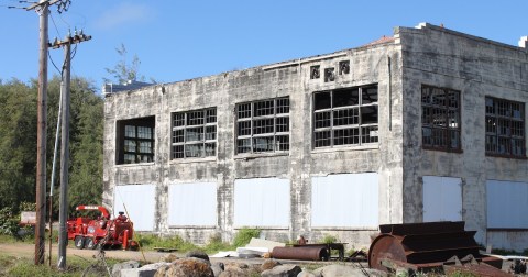 12 Abandoned Places In Hawaii That Nature Is Reclaiming