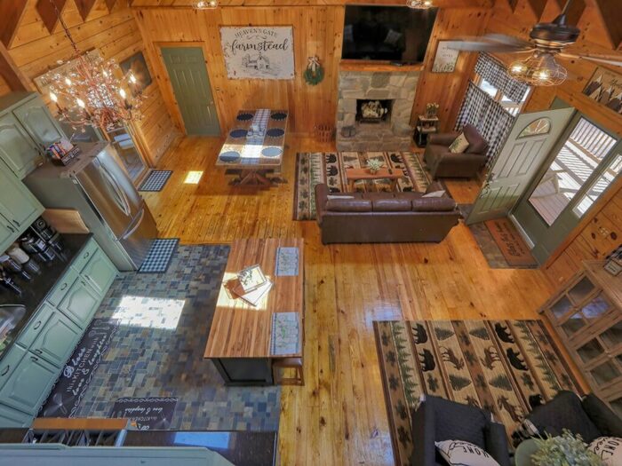 Living room of a family-friendly cabin near Rehoboth Beach Delaware