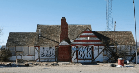 7 Eerie, Abandoned Places In Arizona That May Make Your Hair Stand On End