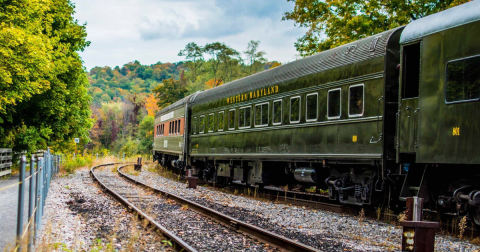 Ridiculously Charming Train Rides To Take In Maryland This Fall