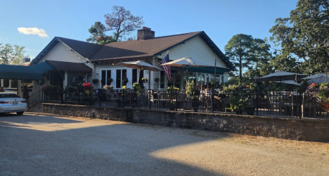 One Of The Oldest Family-Owned Restaurants In Virginia Is Also Among The Most Delicious Places You'll Ever Eat