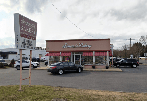 It's Worth It To Drive Across New Jersey Just For The Cupcakes At Simona's Bakery