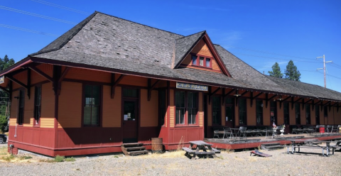 This Off-The-Beaten Path Eatery In Washington Is Known For Its Mouthwatering Barbecue